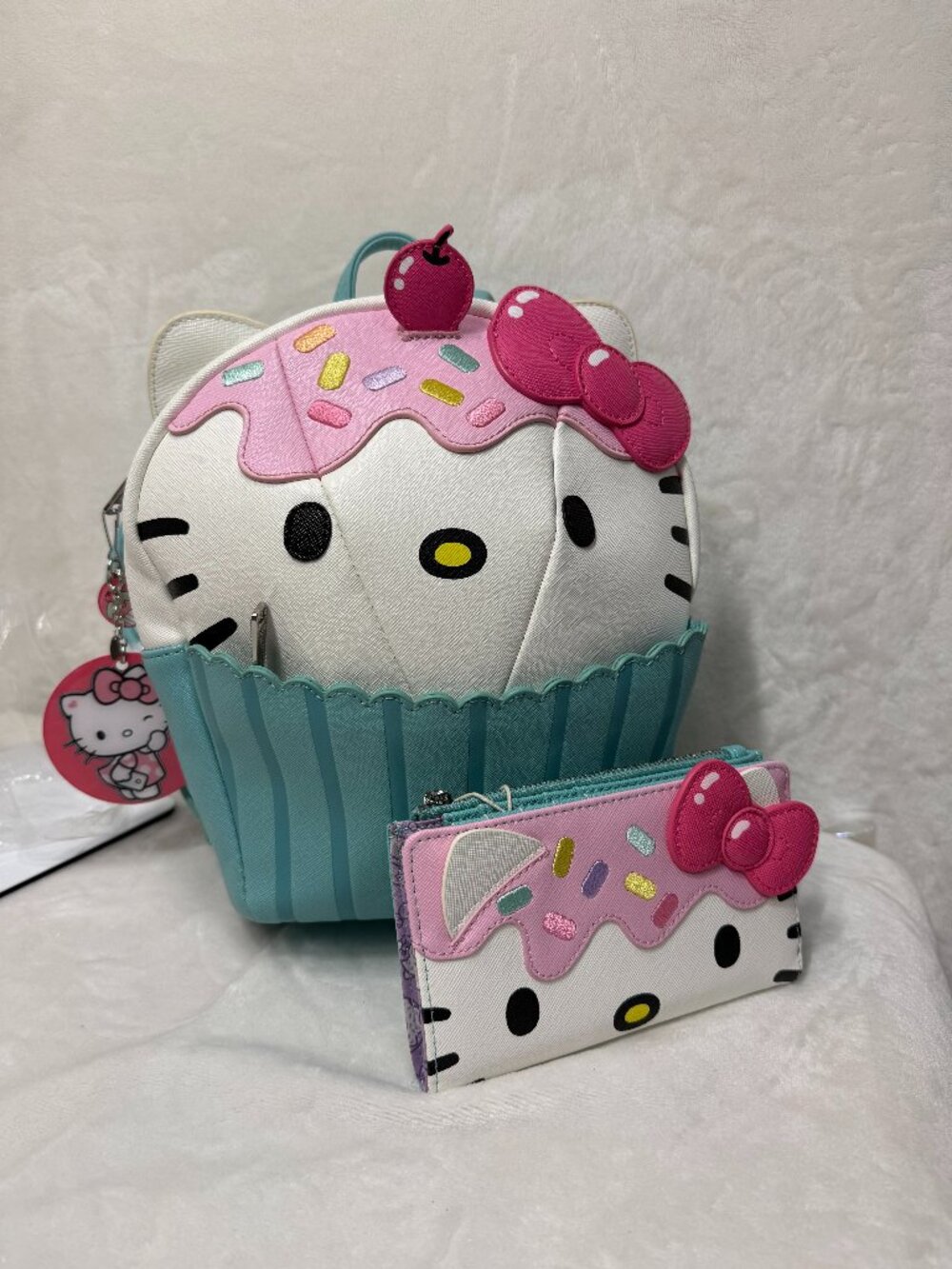Loungefly Hello Kitty Cupcake Mini Backpack & Wallet Set – Pink